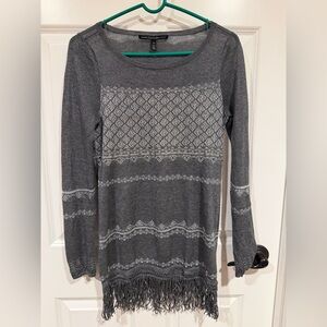 White House Black Market Size XS Long Grey Fringed Metallic Sweater